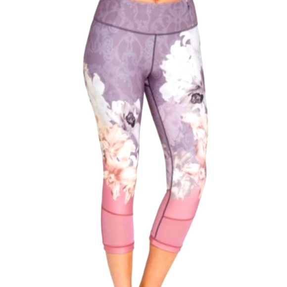 CALIA by Carrie Underwood Pants - Calia Floral mid-rise floral capri leggings